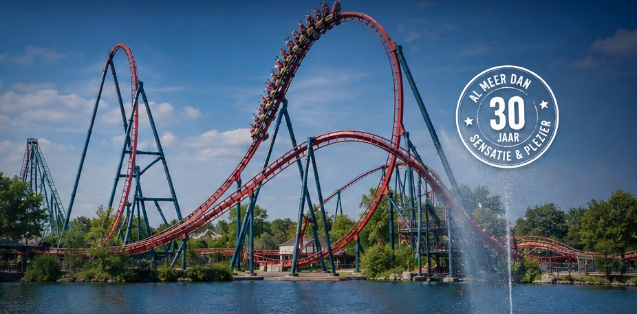 Grote achtbaan van Lake Side Mania naast het meer